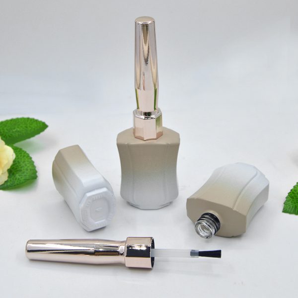 Lọ sơn móng tay 10ml ngành naill có bàn chải