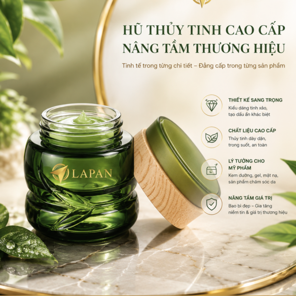 Hình ảnh hũ thủy tinh 50gr đựng mỹ phẩm LAPAN với thiết kế sang trọng, chất liệu thủy tinh cao cấp và nắp kín tiện lợi. Sản phẩm phù hợp dùng để đựng kem dưỡng, gel, mặt nạ, sáp dưỡng và các dòng mỹ phẩm chăm sóc da, giúp nâng tầm hình ảnh thương hiệu.